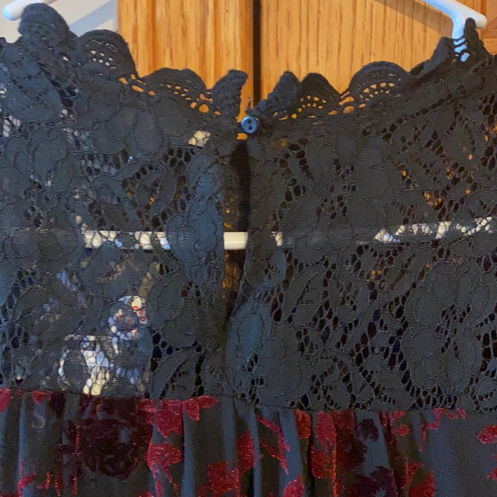 Floral blouse - Picture 2 of 5